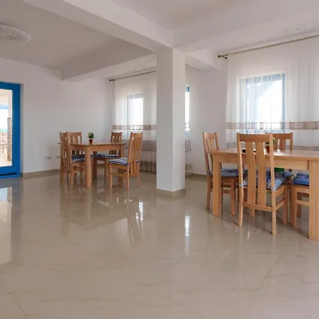 Pensiunea Dolosman Maison d'hôtes